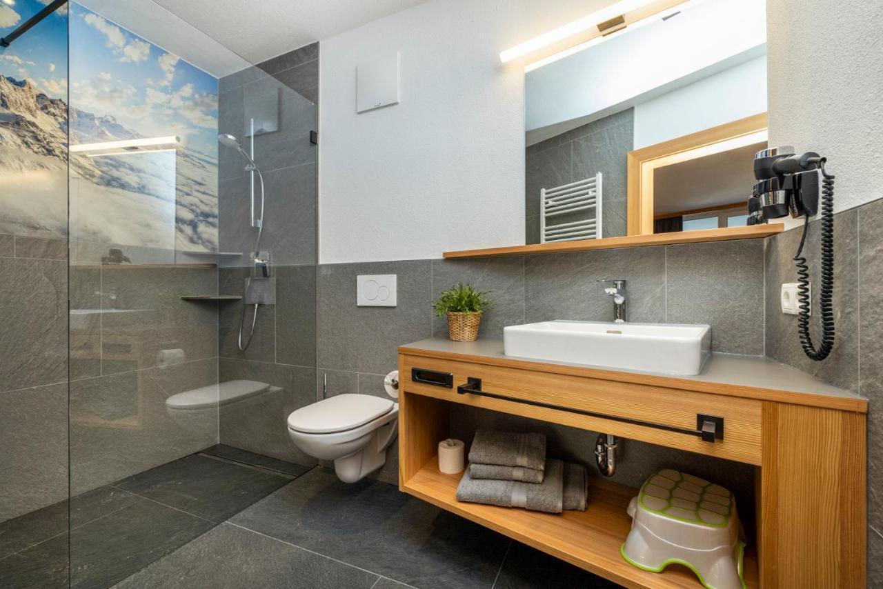 Apartment Phantasia *